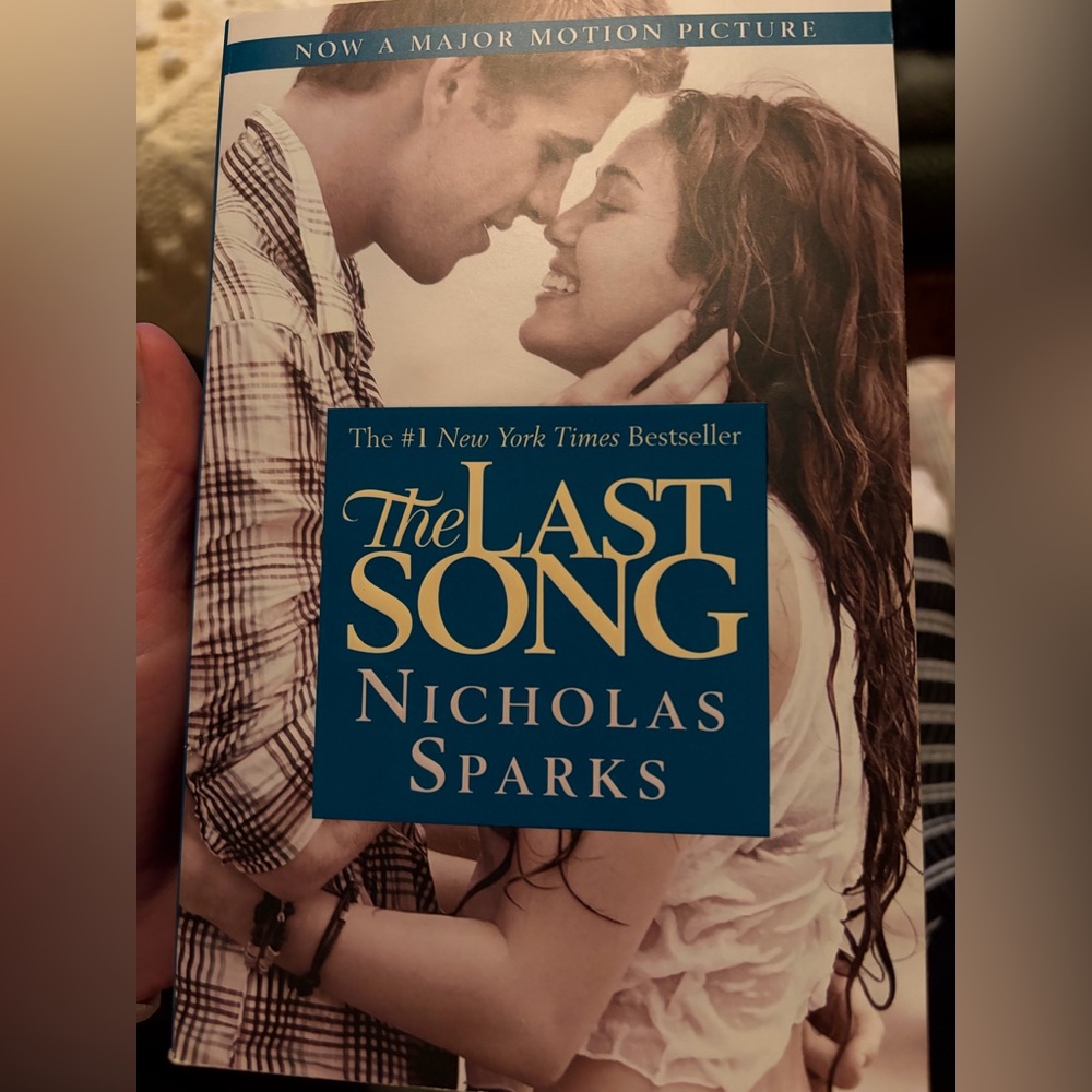 The Last Song by Nicholas Sparks Book